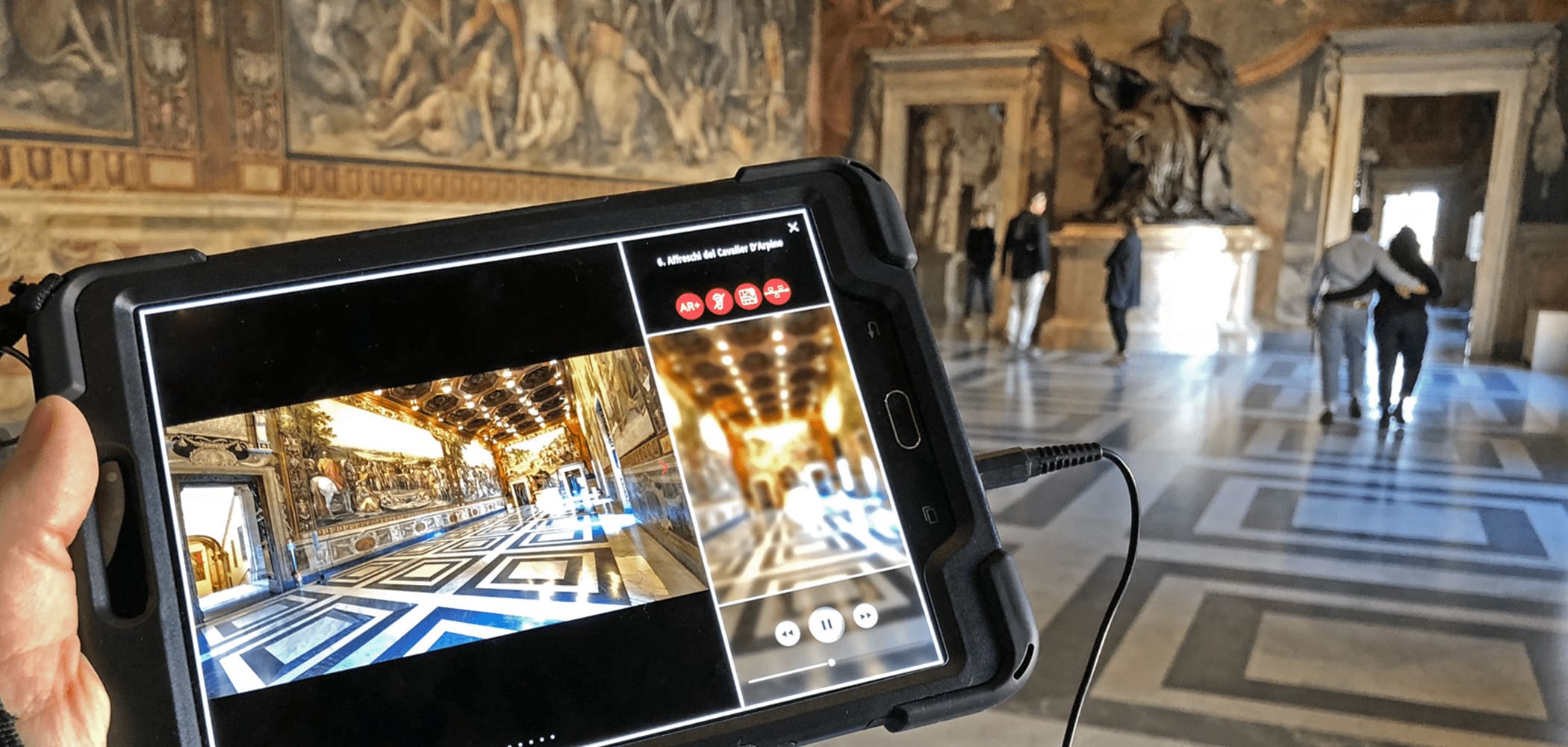 tablet in dotazione presso i musei di roma per arricchire la visita con la realtà aumentata di ett