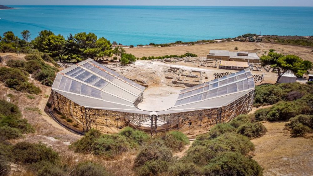 parco archeologico della valle dei templi con mare sullo sfondo adesso sul portale “Sicilia archeologica” realizzato da ETT