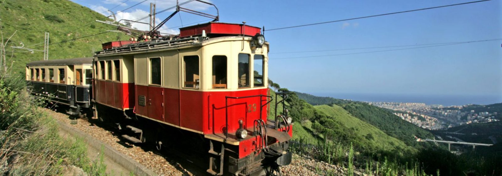 Iconico trenito della tratta Genova Casella