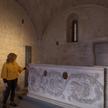 foto della cripta nel museo di santa giulia