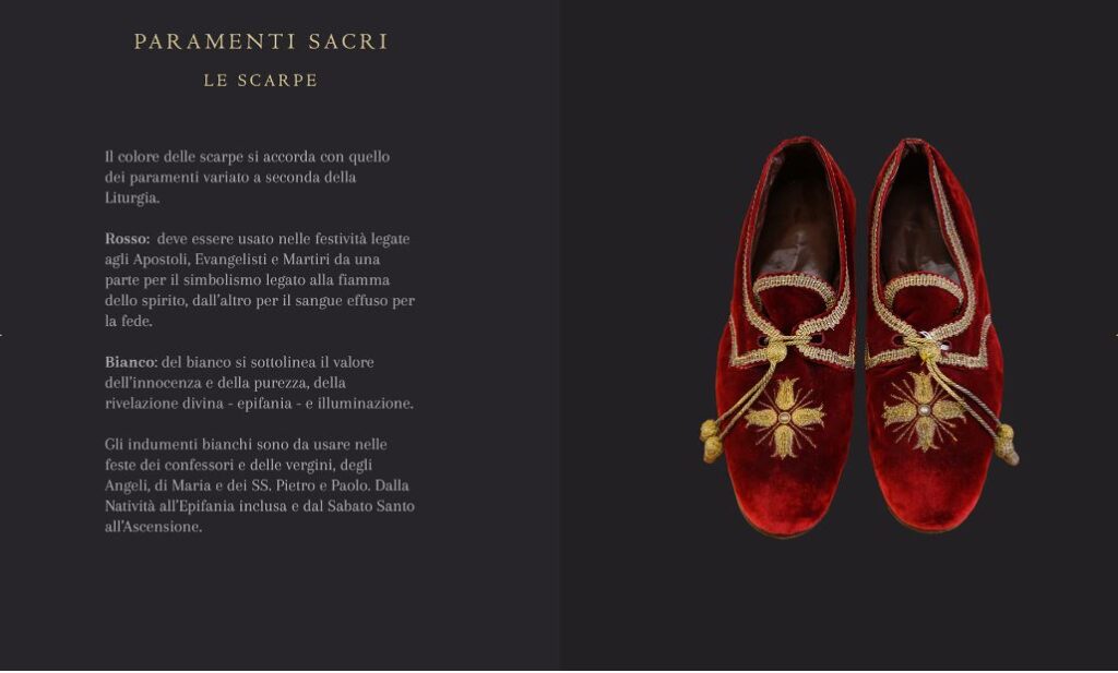 testo relativo ai paramenti sacri usati da Benedetto XV e immagine di calzature rosse