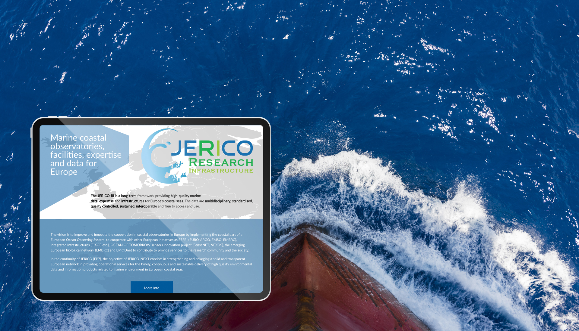 prua di una nave vista dall'alto nell'oceano, in basso a sinistra un tablet con il sito del progetto jerico next