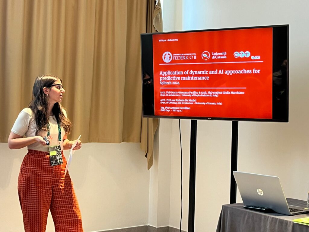 Giulia Marchiano R&D Project Manager di ett sul palco durante uno speech partecipando al convegno SpliTech Conference "9th International Conference on Smart and Sustainable Technologies"