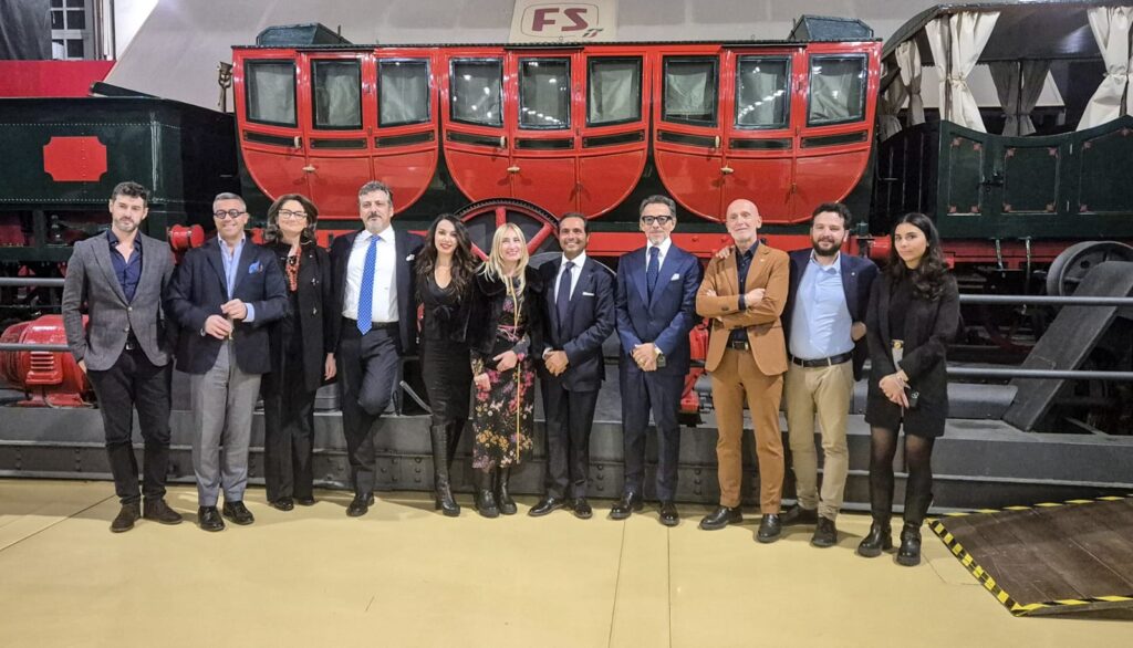 foto durante la serata di gala per la premiere di cicale, cortometraggio vincitore del concorso viaggio in treno premio penisola sorrentina, di cui ett è sponsor