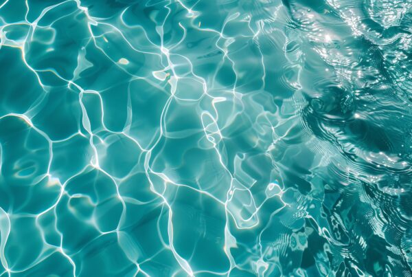 foto dell'acqua in una piscina
