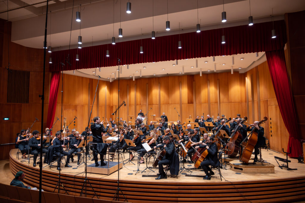 foto dell'orchestra di un concerto sinfonico, parte del progetto SOAVE realizzato da ett